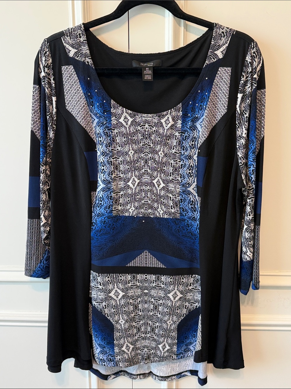 Style & Co. Black and Blue Geometric Scoop Neck Top